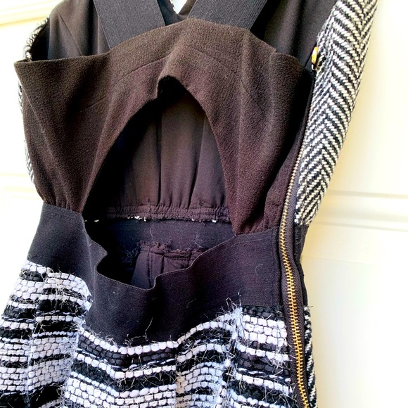 Three floor cut out texture dress - Picture 9 of 10